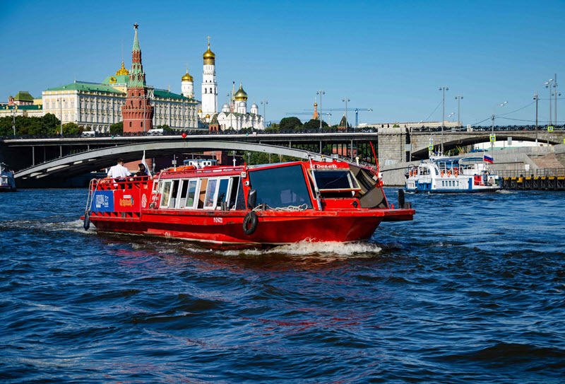 Речной трамвайчик в москве фото